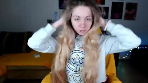 nica_kawaii online show from 05-04-26, 07:37
