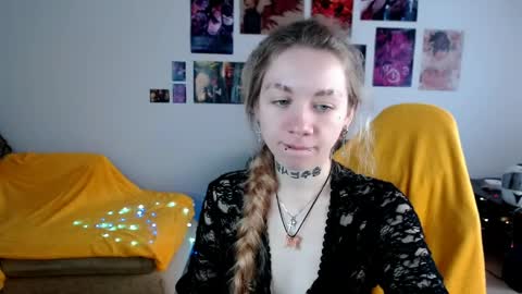 nica_kawaii online show from 05-18-26, 04:07