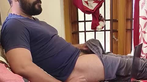 Robin online show from 02-12-26, 09:37