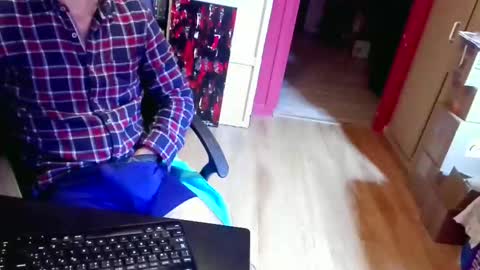 nicecck24 online show from 11-19-25, 05:18