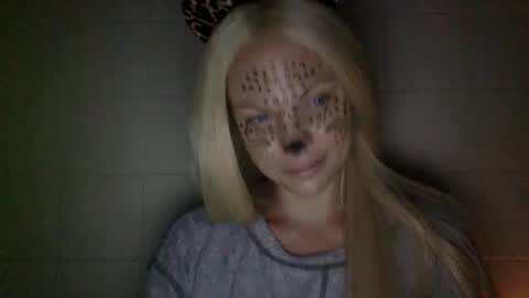 Amber online show from 10-01-25, 01:55