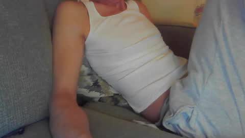 Snapshot of niceguyandrew chatting on 03-09-25, 10:52 Andrew online show from 03-09-25, 10:52