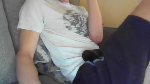 Snapshot of niceguyandrew chatting on 03-12-25, 12:26 Andrew online show from 03-12-25, 12:26