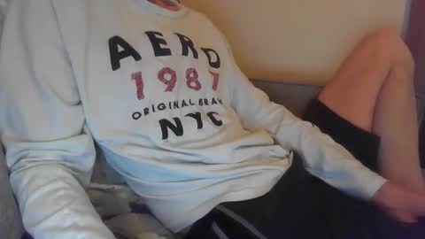 Snapshot of niceguyandrew chatting on 12-18-25, 10:38 Andrew online show from 12-18-25, 10:38