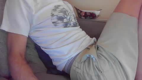 Snapshot of niceguyandrew chatting on 03-31-26, 08:42 Andrew online show from 03-31-26, 08:42