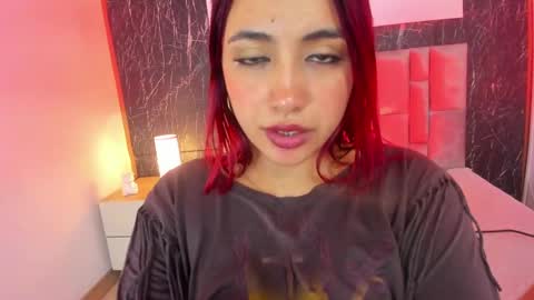 Snapshot of nicelle_carson chatting on 12-13-24, 04:27 Nicolle online show from 12-13-24, 04:27