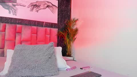 Snapshot of nicelle_carson chatting on 02-01-25, 03:07 Nicolle online show from 02-01-25, 03:07
