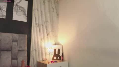 Snapshot of nicelle_carson chatting on 10-08-25, 11:46 Nicolle online show from 10-08-25, 11:46