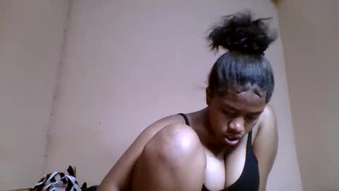 nicelly01 online show from 05-18-26, 04:13