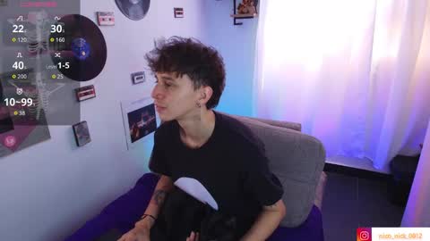 Snapshot of nick_bangover chatting on 09-22-25, 06:32 Nico online show from 09-22-25, 06:32