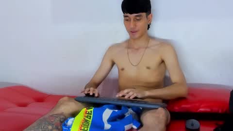 Snapshot of nick_damon chatting on 12-07-24, 04:14 Nick online show from 12-07-24, 04:14