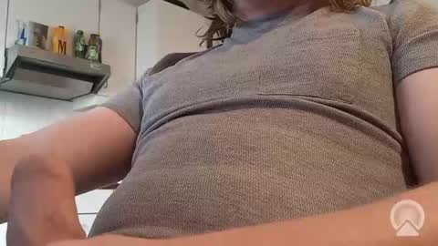 Snapshot of nick_x_b chatting on 12-18-25, 12:33 nick_x_b online show from 12-18-25, 12:33