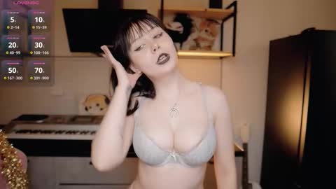 Snapshot of nickari_x chatting on 02-13-26, 09:16 nickari_x online show from 02-13-26, 09:16