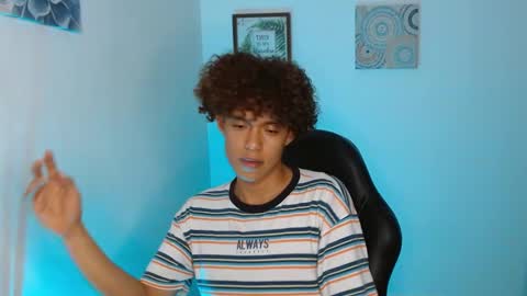 Snapshot of nickolas_moon chatting on 12-24-24, 03:27 Nickolas Muoz online show from 12-24-24, 03:27
