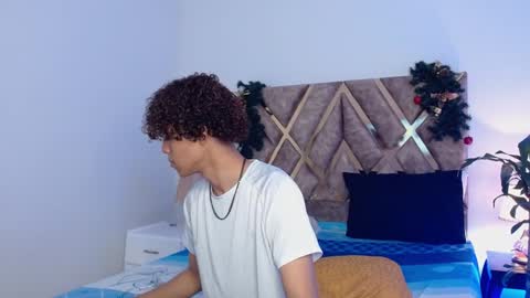Snapshot of nickolas_moon chatting on 12-26-24, 03:42 Nickolas Muoz online show from 12-26-24, 03:42