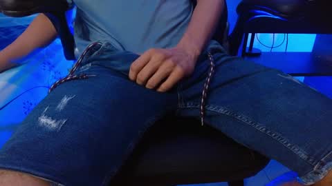 Snapshot of nickolas_moon chatting on 12-29-24, 01:13 Nickolas Muoz online show from 12-29-24, 01:13