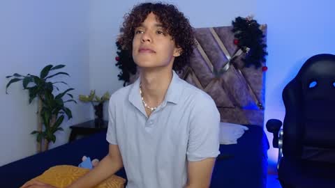 Snapshot of nickolas_moon chatting on 12-30-24, 05:34 Nickolas Muoz online show from 12-30-24, 05:34