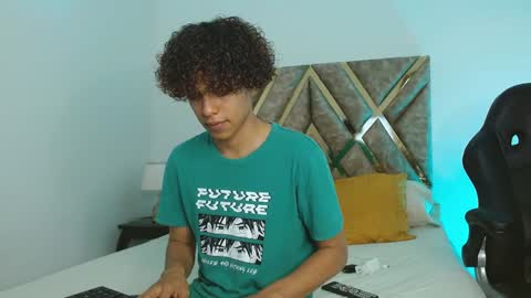 Snapshot of nickolas_moon chatting on 01-08-25, 03:07 Nickolas Muoz online show from 01-08-25, 03:07