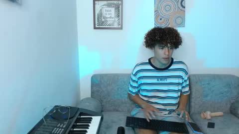 Snapshot of nickolas_moon chatting on 01-14-25, 12:11 Nickolas Muoz online show from 01-14-25, 12:11