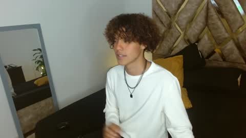 Snapshot of nickolas_moon chatting on 01-29-25, 09:28 Nickolas Muoz online show from 01-29-25, 09:28
