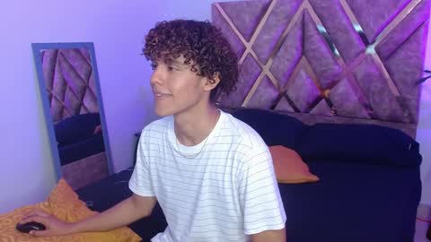 Snapshot of nickolas_moon chatting on 02-02-25, 04:22 Nickolas Muoz online show from 02-02-25, 04:22