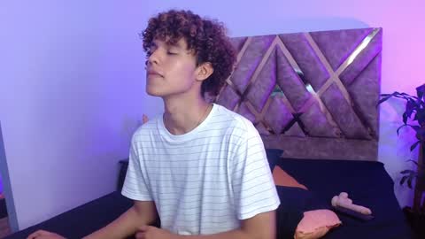 Snapshot of nickolas_moon chatting on 02-02-25, 07:25 Nickolas Muoz online show from 02-02-25, 07:25