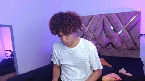 Snapshot of nickolas_moon chatting on 02-02-25, 10:28 Nickolas Muoz online show from 02-02-25, 10:28