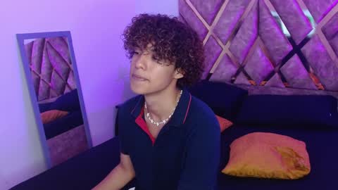 Snapshot of nickolas_moon chatting on 02-03-25, 01:51 Nickolas Muoz online show from 02-03-25, 01:51