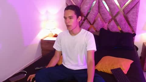 Snapshot of nickolas_moon chatting on 09-11-25, 03:01 Nickolas Muoz online show from 09-11-25, 03:01
