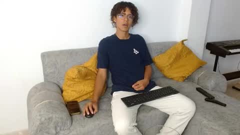 Snapshot of nickolas_moon chatting on 09-18-25, 02:08 Nickolas Muoz online show from 09-18-25, 02:08