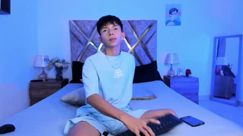 Snapshot of nickolas_moon chatting on 10-19-25, 08:42 Nickolas Muoz online show from 10-19-25, 08:42