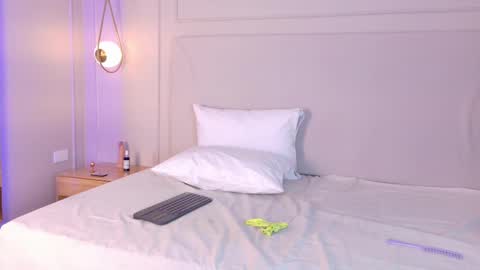 Snapshot of nicky_belmonth chatting on 12-27-24, 04:32 nicky_belmonth online show from 12-27-24, 04:32