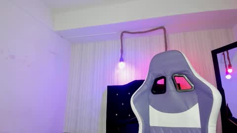 nicky_pop online show from 10-10-25, 06:51