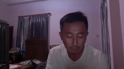 Snapshot of nickyang75 chatting on 12-23-24, 10:33 nickyang75 online show from 12-23-24, 10:33