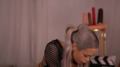 Snapshot of nickybennz chatting on 09-30-25, 05:40 Nicky online show from 09-30-25, 05:40