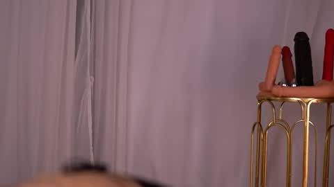 Snapshot of nickybennz chatting on 10-12-25, 05:45 Nicky online show from 10-12-25, 05:45