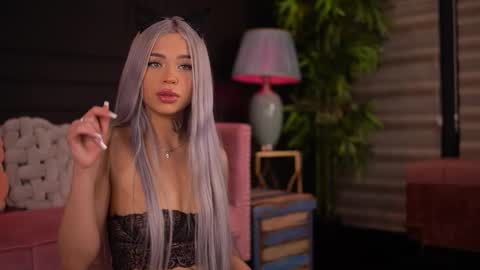 Snapshot of nickybennz chatting on 10-31-25, 07:04 Nicky online show from 10-31-25, 07:04