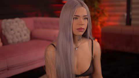 Snapshot of nickybennz chatting on 11-01-25, 07:05 Nicky online show from 11-01-25, 07:05