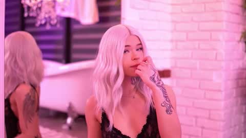 Snapshot of nickybennz chatting on 02-28-26, 07:15 Nicky online show from 02-28-26, 07:15