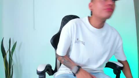 Snapshot of nickyblazze_ chatting on 09-14-25, 05:01 Nicky online show from 09-14-25, 05:01