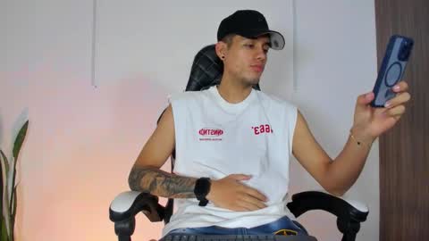 Snapshot of nickyblazze_ chatting on 10-12-25, 12:15 Nicky online show from 10-12-25, 12:15