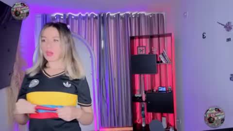 Nicky online show from 06-17-26, 08:54