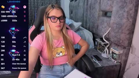 Snapshot of nicol_080 chatting on 01-31-26, 07:11 YuliEM online show from 01-31-26, 07:11