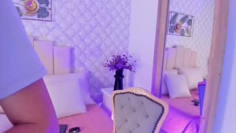 Snapshot of nicol_89 chatting on 02-05-26, 11:37 Nicol online show from 02-05-26, 11:37