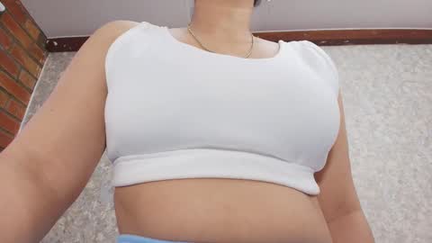 Snapshot of nicol_ferrer chatting on 09-23-25, 07:28 Nicol online show from 09-23-25, 07:28