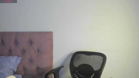 Snapshot of nicol_jone chatting on 02-17-26, 11:11 Nicol sanchez online show from 02-17-26, 11:11