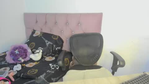 Snapshot of nicol_jone chatting on 03-11-26, 12:38 Nicol sanchez online show from 03-11-26, 12:38