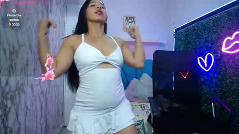 nicol_ross19 online show from 05-28-26, 07:11