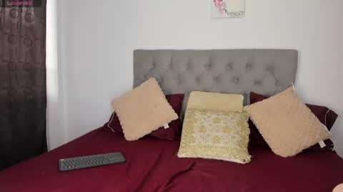 Snapshot of nicol_swift_ chatting on 06-30-26, 10:33 Nicol online show from 06-30-26, 10:33