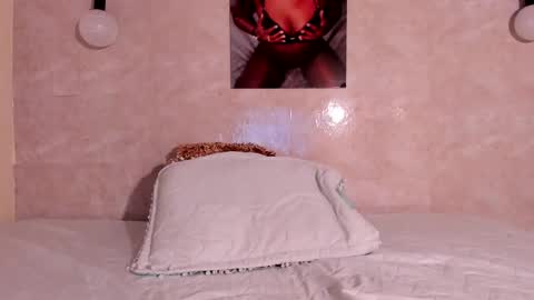 Nicol Villa online show from 02-20-25, 12:25